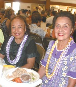 Photo: Guests eating at Kaumakapili’s Annual Lū‘au